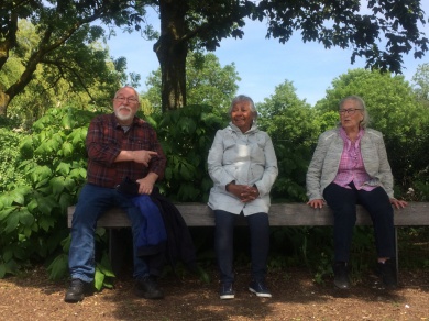 Sfeerimpressie van Ontmoetingsgroepen voor mensen met dementie bij Mantelzorg en Dementie