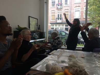 Sfeerimpressie van Ontmoetingsgroepen voor mensen met dementie bij Mantelzorg en Dementie