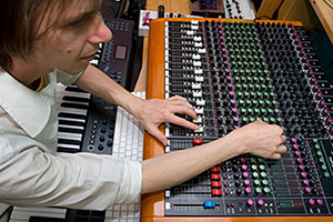 Sfeerimpressie van Studiotechniek Cursus bij Muziekcentrum Eiwerk bij  Sociaal Muziekcentrum Eiwerk