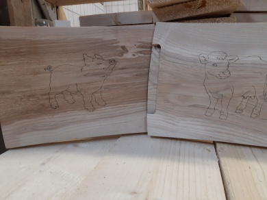 Sfeerimpressie van Timmeren in de houtwerkplaats bij  Roads