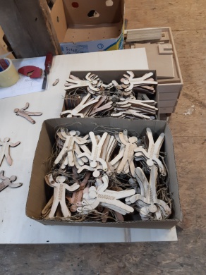 Sfeerimpressie van Timmeren in de houtwerkplaats bij  Roads