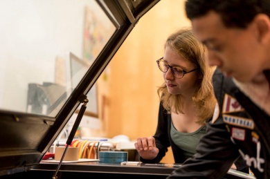 Sfeerimpressie van Werken in de productie (voor jongeren en volwassenen tussen de 18 en 32 jaar) bij  CRE8 social venture