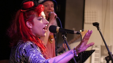 Sfeerimpressie van Zangworkshops en zangkoor bij Eiwerk bij  Sociaal Muziekcentrum Eiwerk